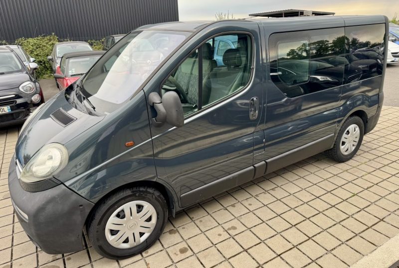 OPEL VIVARO PASSENGER 9 PLACES 2.5 DTI 135CV  2004