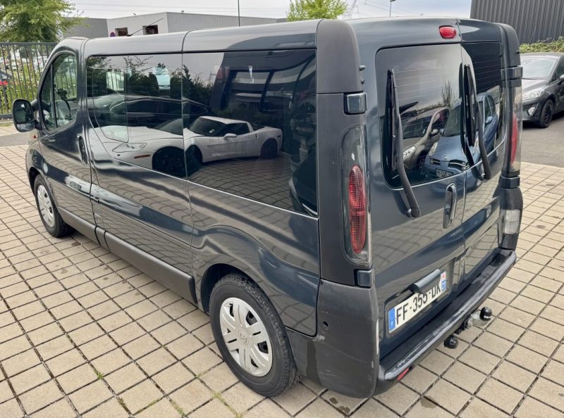 OPEL VIVARO PASSENGER 9 PLACES 2.5 DTI 135CV  2004