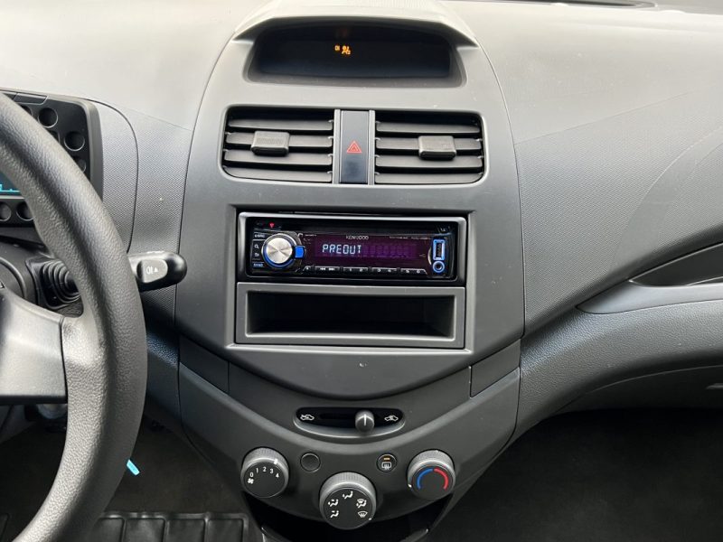 CHEVROLET SPARK 1.0 68 Cv 5 PORTES / CLIMATISATION BLUETOOTH CRIT AIR 1 - GARANTIE 1 AN