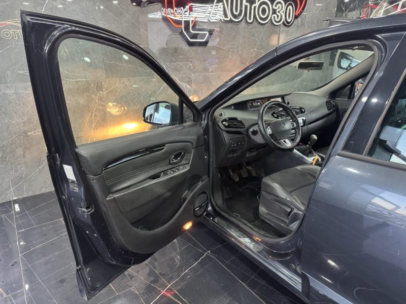 RENAULT SCENICIII 1.6 DCI 130CH ENERGY BOSE ECO² 2011