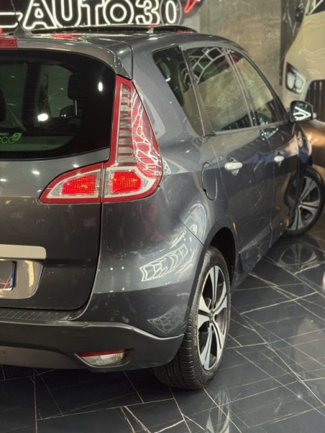 RENAULT SCENICIII 1.6 DCI 130CH ENERGY BOSE ECO² 2011