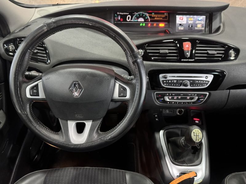 RENAULT SCENICIII 1.6 DCI 130CH ENERGY BOSE ECO² 2011