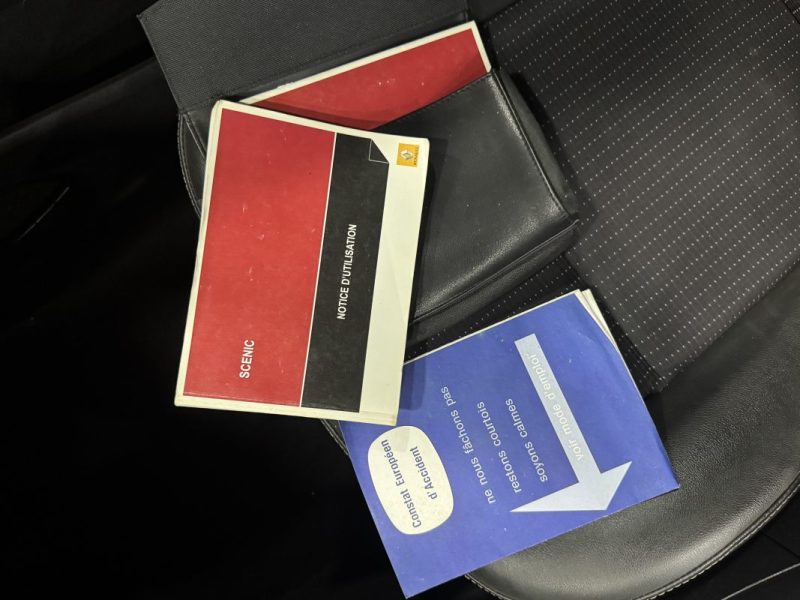 RENAULT SCENICIII 1.6 DCI 130CH ENERGY BOSE ECO² 2011