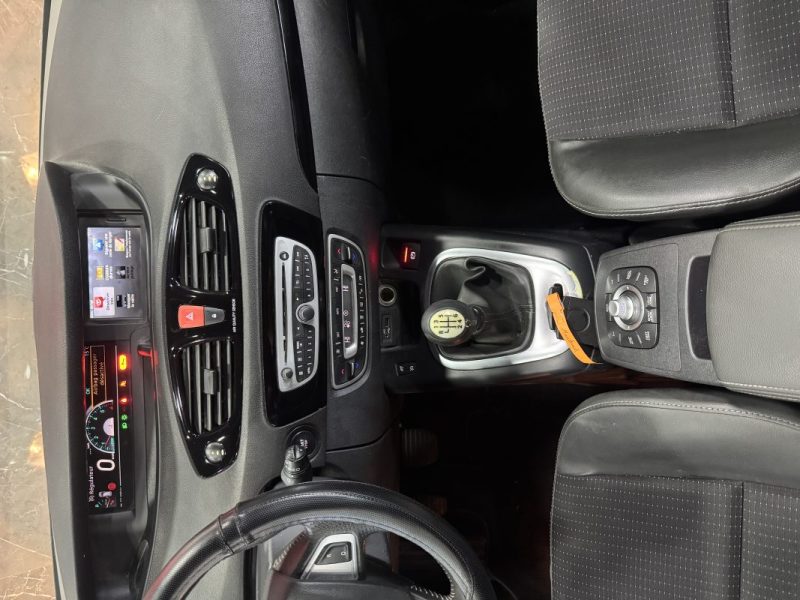 RENAULT SCENICIII 1.6 DCI 130CH ENERGY BOSE ECO² 2011