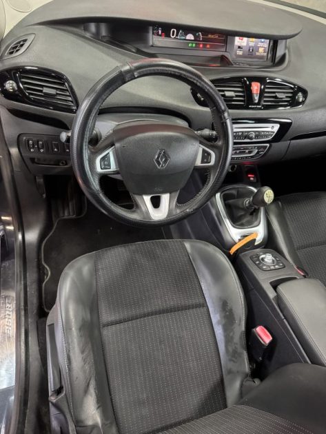 RENAULT SCENICIII 1.6 DCI 130CH ENERGY BOSE ECO² 2011