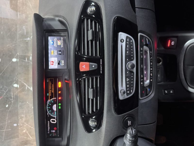 RENAULT SCENICIII 1.6 DCI 130CH ENERGY BOSE ECO² 2011