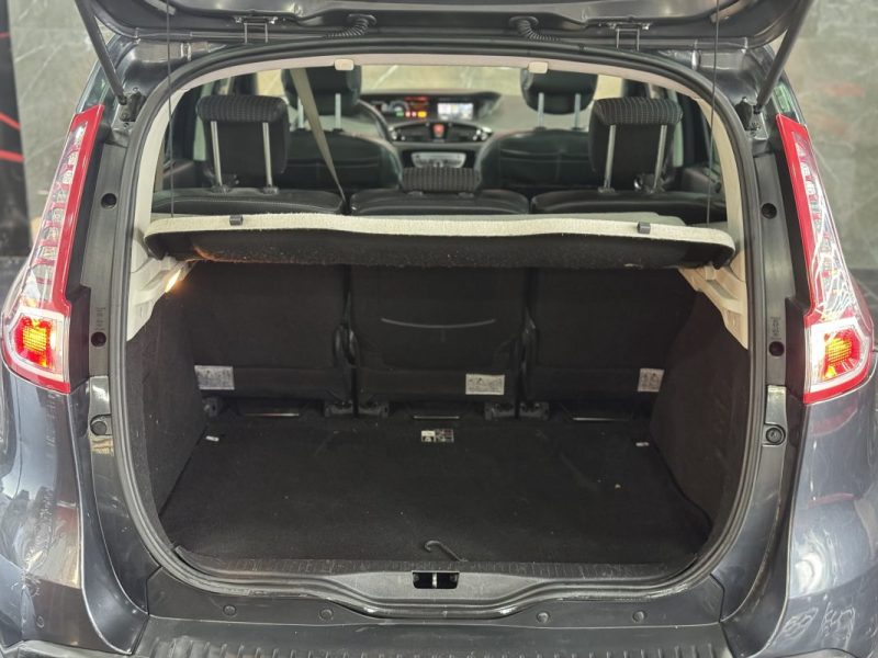 RENAULT SCENICIII 1.6 DCI 130CH ENERGY BOSE ECO² 2011