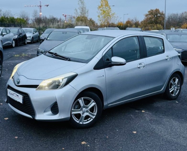 TOYOTA YARIS III 1.5 HYBRID 100H BUSINESS