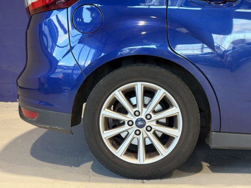 Ford C-max  1.5 TDCI 120CH - boite automatique - Titanium -Toit panoramique 