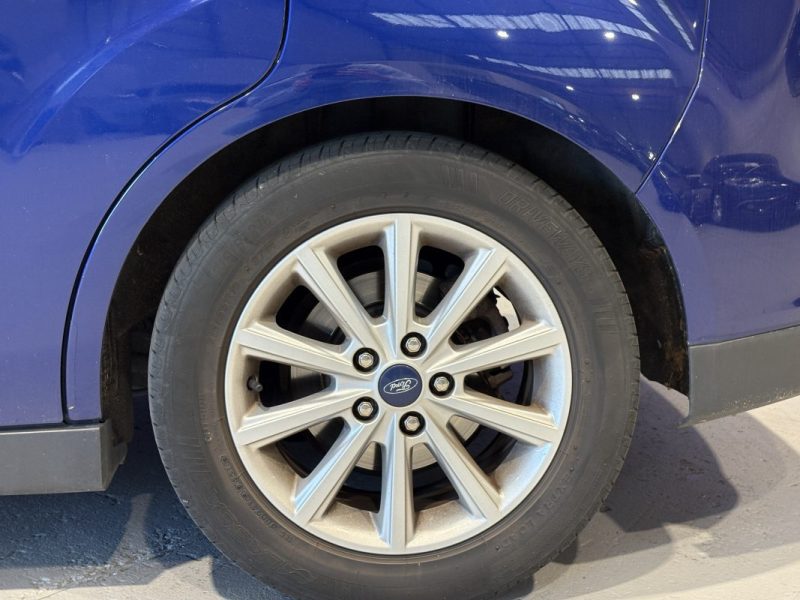 Ford C-max  1.5 TDCI 120CH - boite automatique - Titanium -Toit panoramique 