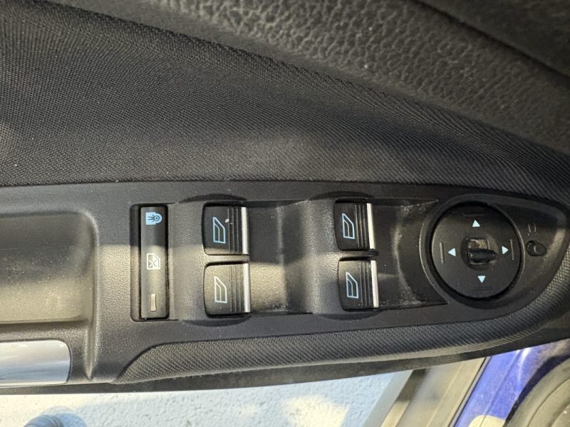 Ford C-max  1.5 TDCI 120CH - boite automatique - Titanium -Toit panoramique 