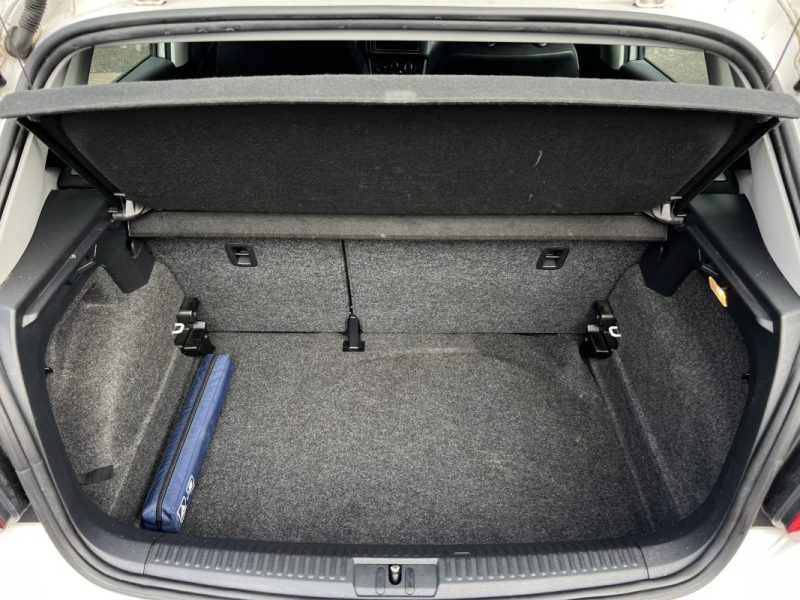 VOLKSWAGEN POLO 5 V 1.2 60 Cv 5 PORTES / CLIMATISATION 1ERE MAIN CRIT AIR 1 - GARANTIE 1 AN