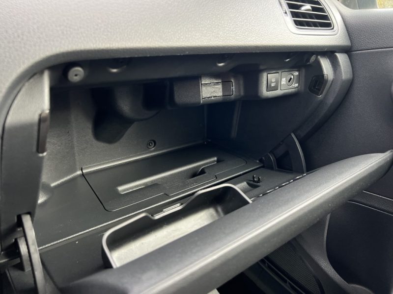 VOLKSWAGEN POLO 5 V 1.2 60 Cv 5 PORTES / CLIMATISATION 1ERE MAIN CRIT AIR 1 - GARANTIE 1 AN