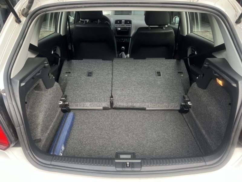 VOLKSWAGEN POLO 5 V 1.2 60 Cv 5 PORTES / CLIMATISATION 1ERE MAIN CRIT AIR 1 - GARANTIE 1 AN
