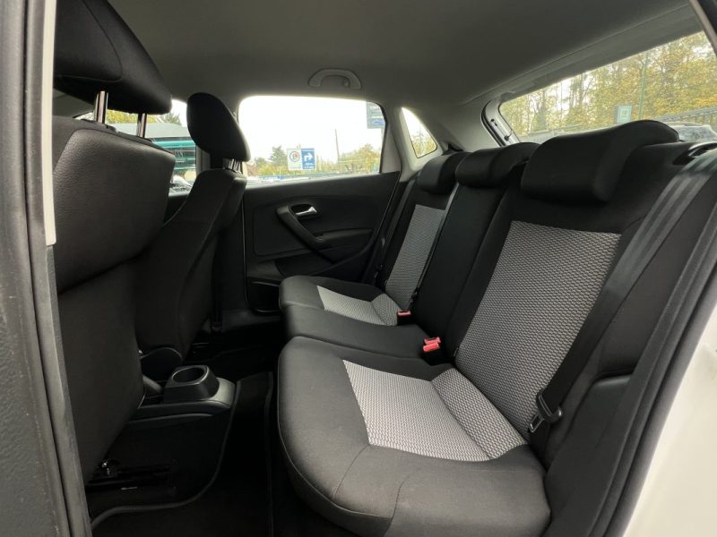 VOLKSWAGEN POLO 5 V 1.2 60 Cv 5 PORTES / CLIMATISATION 1ERE MAIN CRIT AIR 1 - GARANTIE 1 AN
