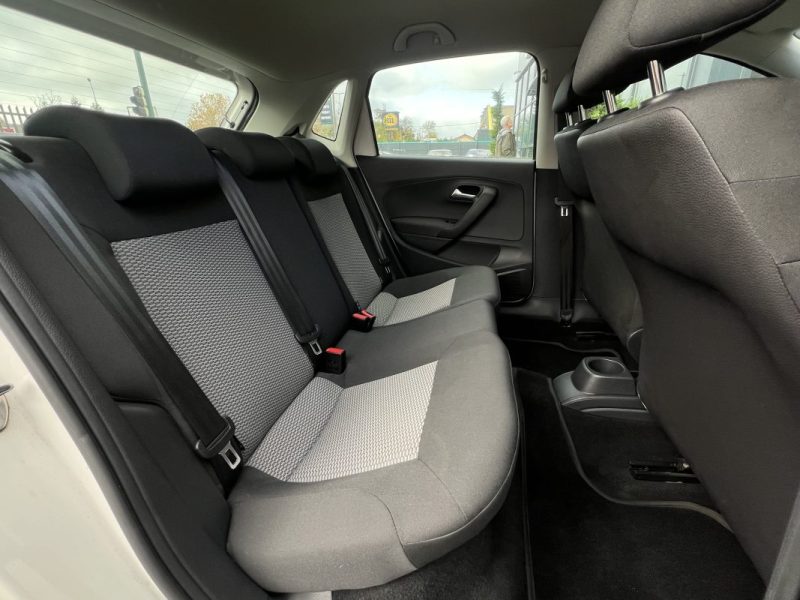 VOLKSWAGEN POLO 5 V 1.2 60 Cv 5 PORTES / CLIMATISATION 1ERE MAIN CRIT AIR 1 - GARANTIE 1 AN