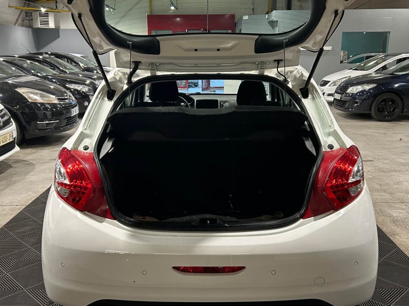 PEUGEOT 208 I  1.2VTI 12V 80CH 