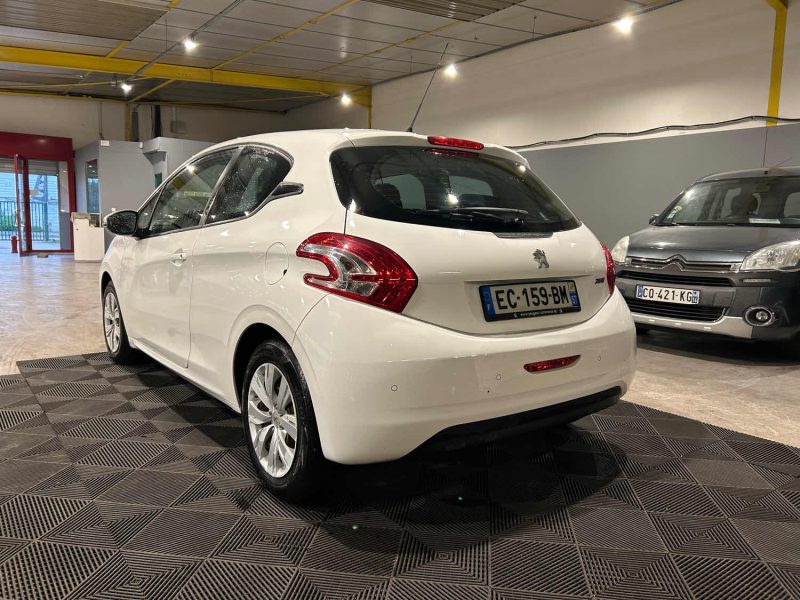PEUGEOT 208 I  1.2VTI 12V 80CH 