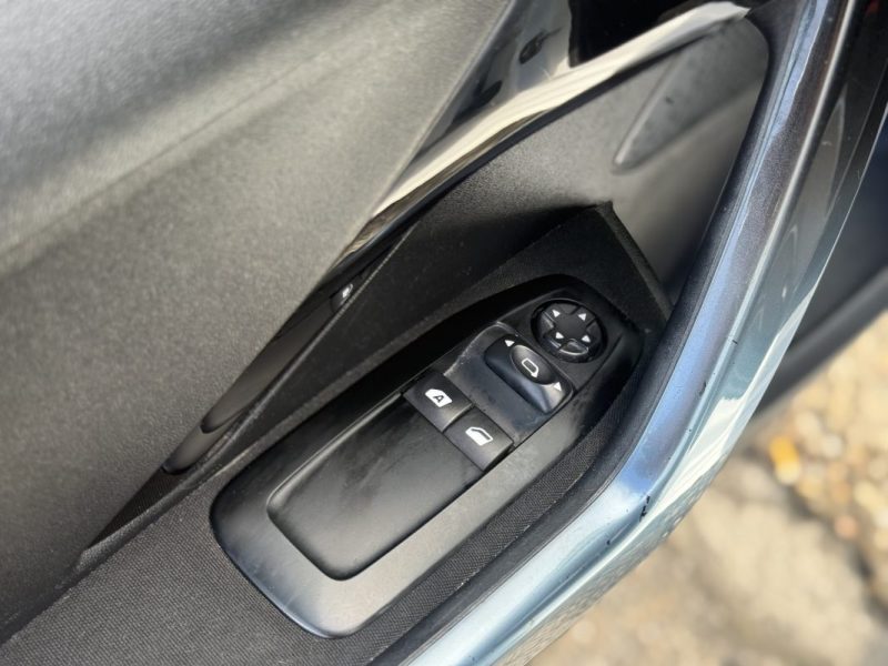 PEUGEOT 208 1.4 VTi 95ch Allure Pack – Clim Auto – Bluetooth – Révisée & Garantie 6 mois