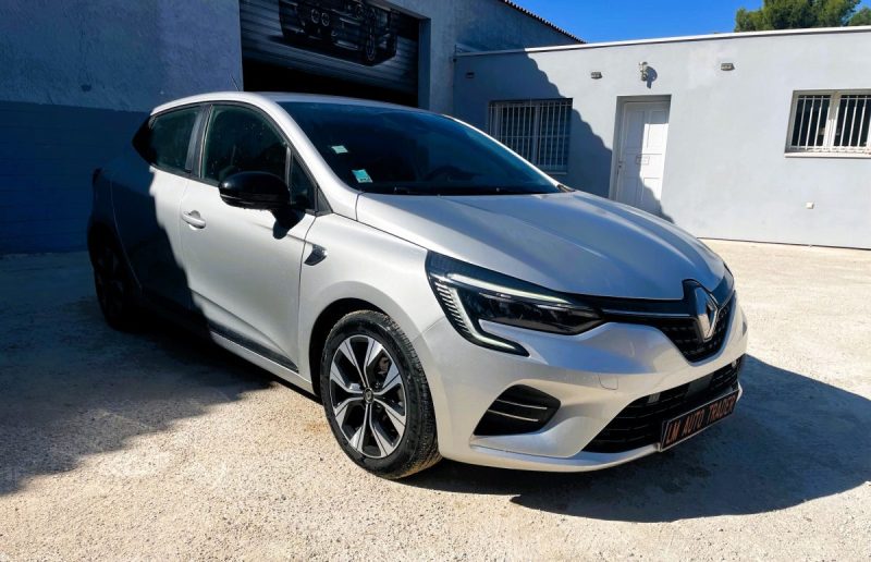 SUPERBE RENAULT CLIO V 1.6 E-TECH 140CH LIMITED 21 GARANTIE ET RÉVISÉE 