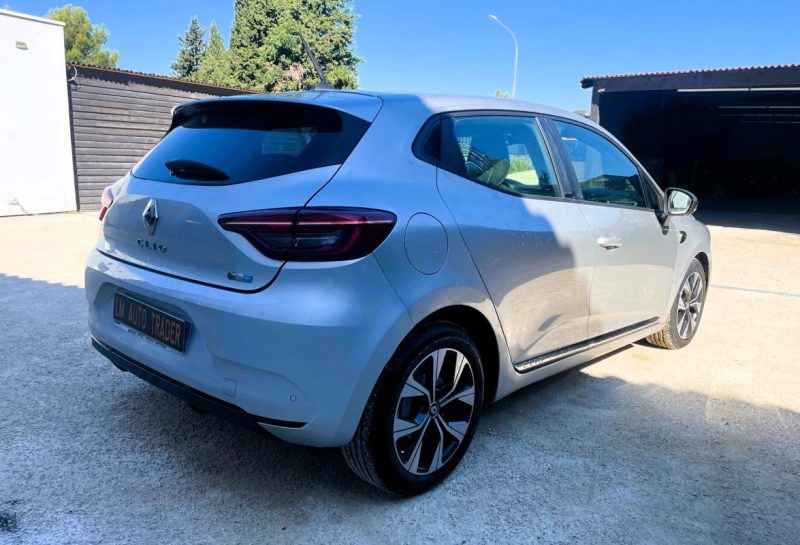 SUPERBE RENAULT CLIO V 1.6 E-TECH 140CH LIMITED 21 GARANTIE ET RÉVISÉE 