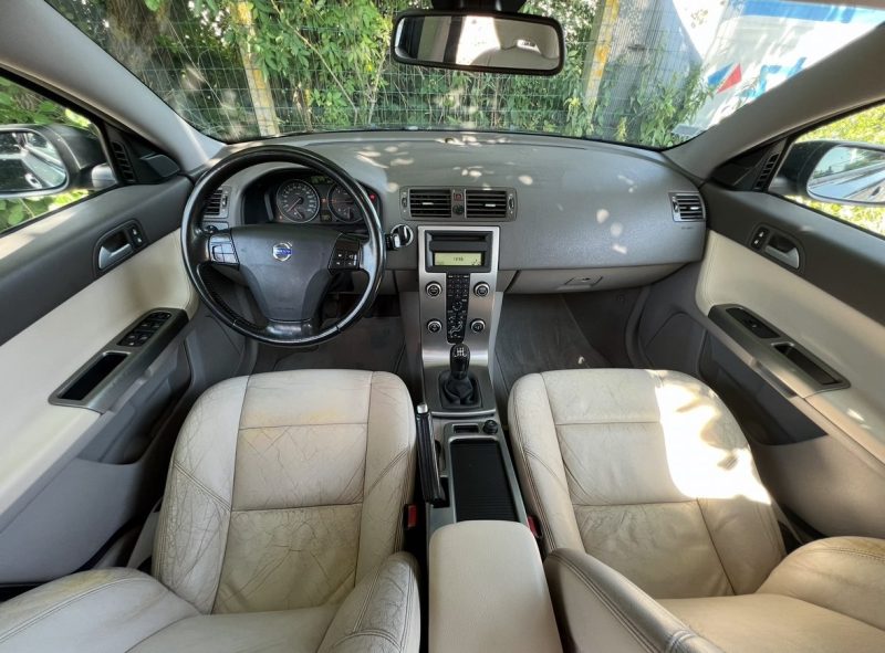 VOLVO V50 1.6D  2009