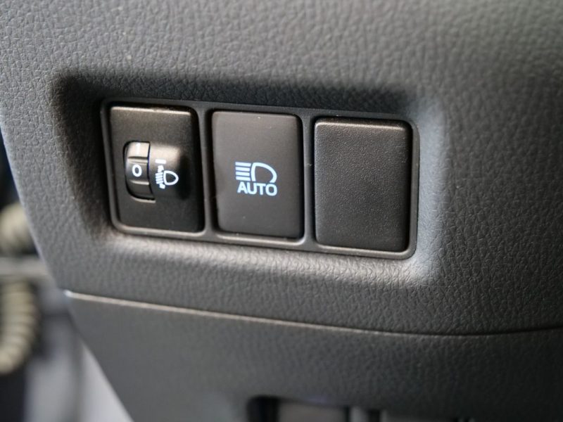 TOYOTA C-HR 122H DYNAMIC BUSINESS 2WD  2020