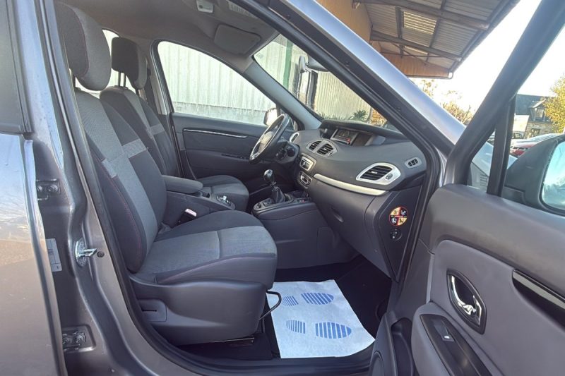 RENAULT SCENIC III 1.5 DCI 110CH ENERGY BUSINESS ECO² 7 PLACES 
