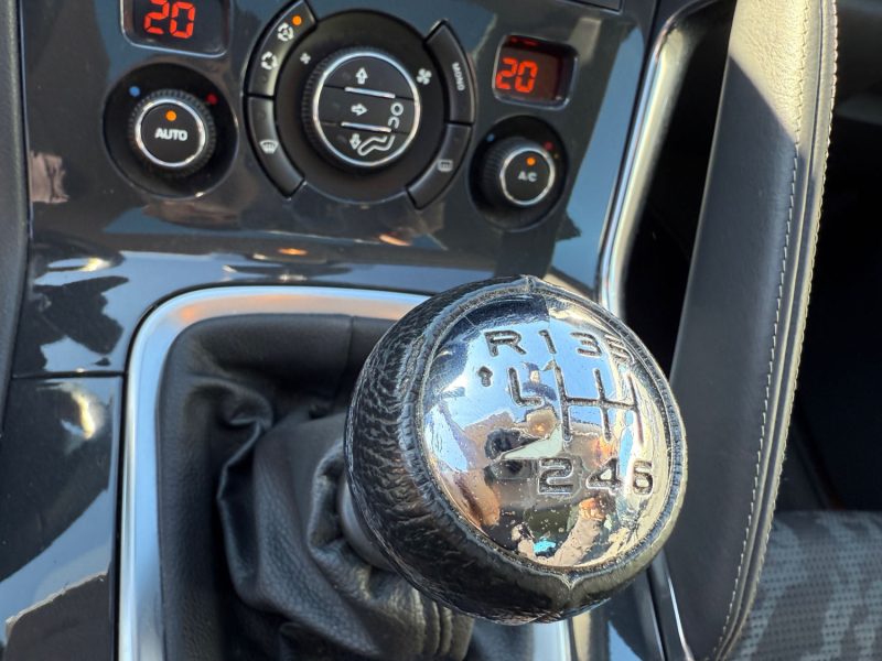 PEUGEOT 3008 1.6 HDI 112 FAP PREMIUM PACK 2011