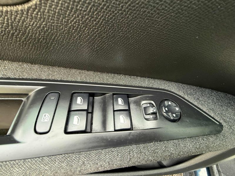 PEUGEOT 5008 7 PLACES 1.5 HDI 130CV BOITE AUTOMATIQUE EAT8 2018