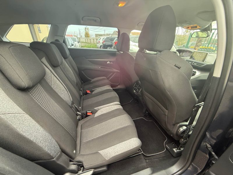 PEUGEOT 5008 7 PLACES 1.5 HDI 130CV BOITE AUTOMATIQUE EAT8 2018