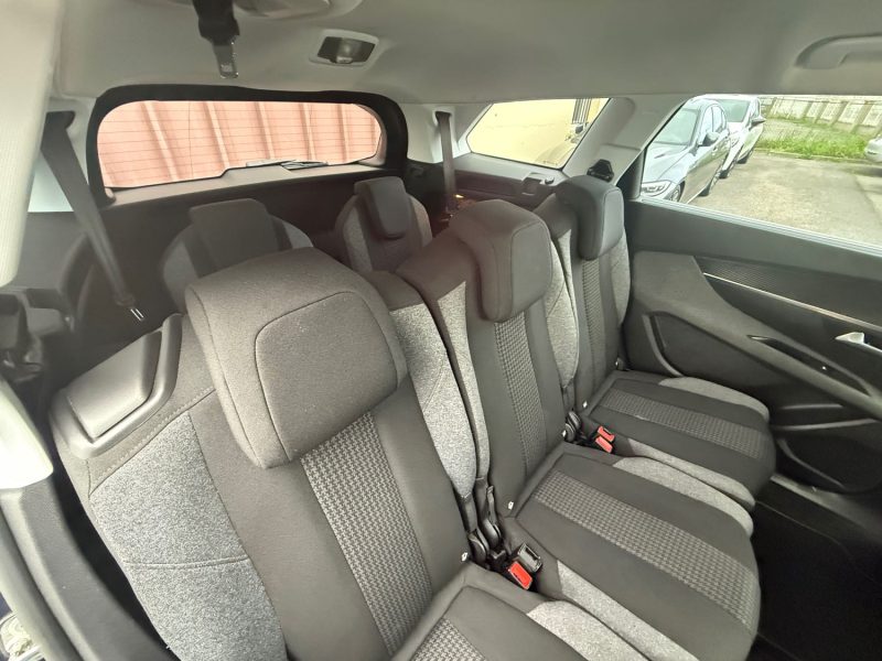 PEUGEOT 5008 7 PLACES 1.5 HDI 130CV BOITE AUTOMATIQUE EAT8 2018