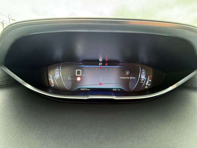 PEUGEOT 5008 7 PLACES 1.5 HDI 130CV BOITE AUTOMATIQUE EAT8 2018