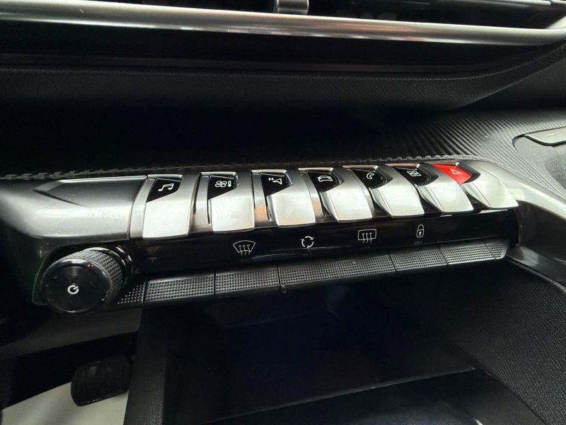 PEUGEOT 5008 7 PLACES 1.5 HDI 130CV BOITE AUTOMATIQUE EAT8 2018