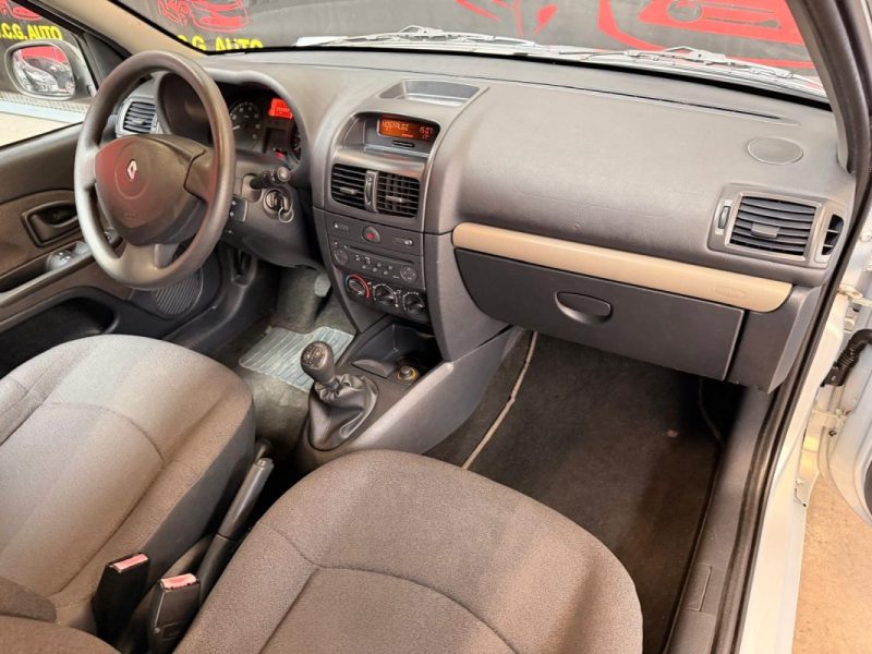 RENAULT CLIO 1.2i 75 16v CONFORT 