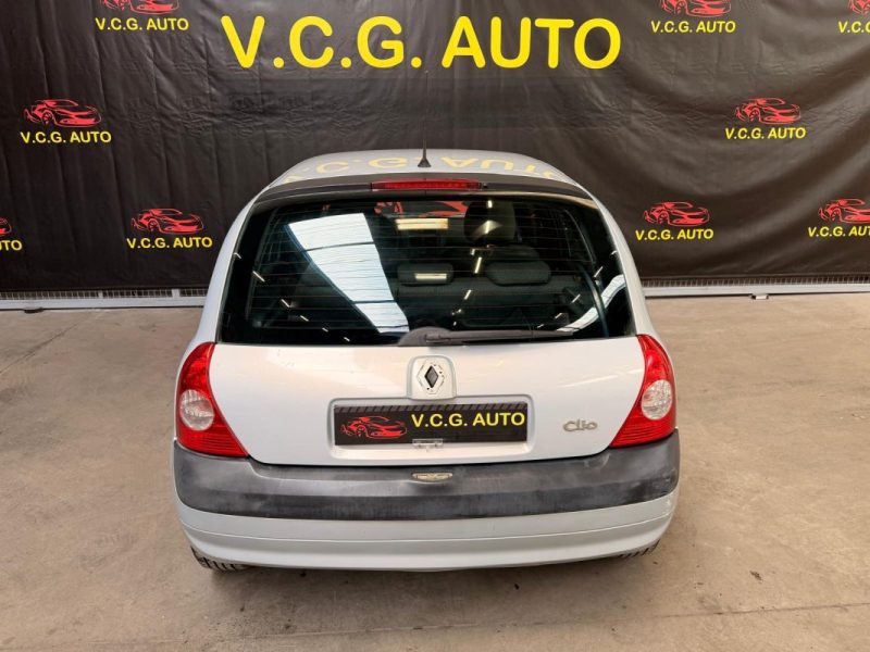 RENAULT CLIO 1.2i 75 16v CONFORT 