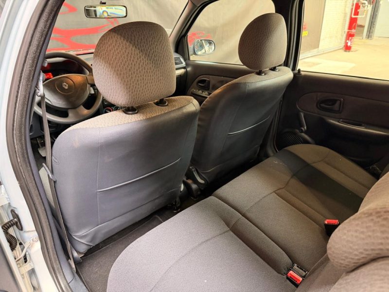 RENAULT CLIO 1.2i 75 16v CONFORT 