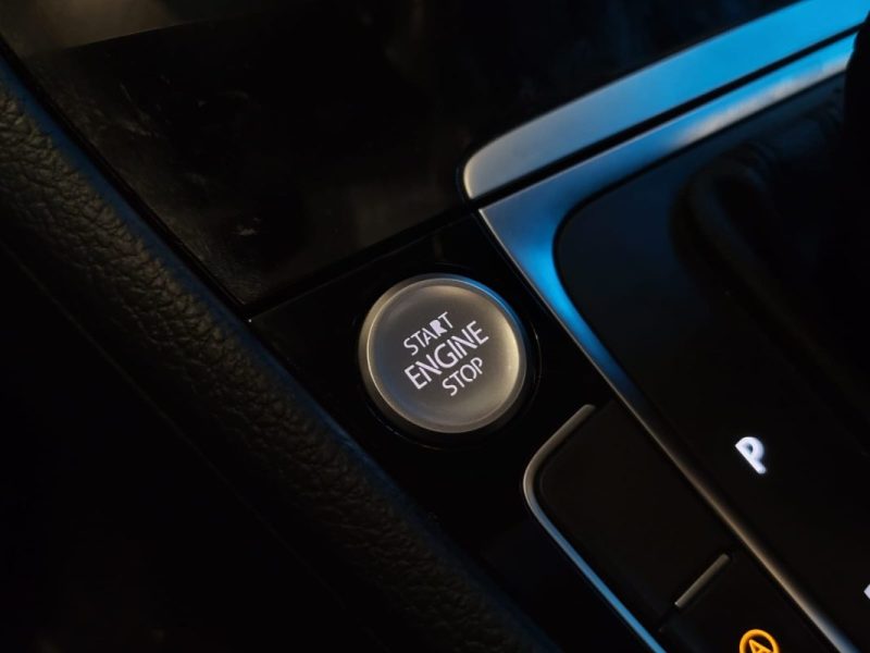 VOLKSWAGEN GOLF VII 2.0 TDI TURBO 150cv CARAT TOIT OUVRANT /SIEGES ELECTRIQUES ET CHAUFFANTS