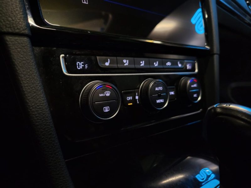 VOLKSWAGEN GOLF VII 2.0 TDI TURBO 150cv CARAT TOIT OUVRANT /SIEGES ELECTRIQUES ET CHAUFFANTS