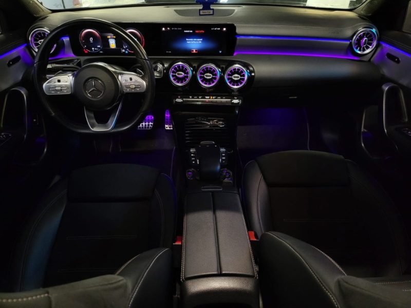 MERCEDES-BENZ CLA 220D 190CV EDITION BLACK TOITOUVRANT / LUMIERES D\'AMBIANCES / SIEGES CHAUFFANTS