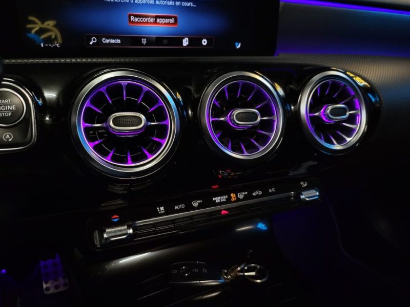 MERCEDES-BENZ CLA 220D 190CV EDITION BLACK TOITOUVRANT / LUMIERES D\'AMBIANCES / SIEGES CHAUFFANTS