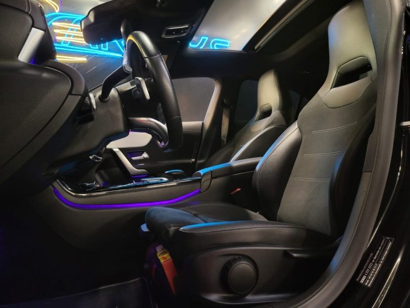 MERCEDES-BENZ CLA 220D 190CV EDITION BLACK TOITOUVRANT / LUMIERES D\'AMBIANCES / SIEGES CHAUFFANTS