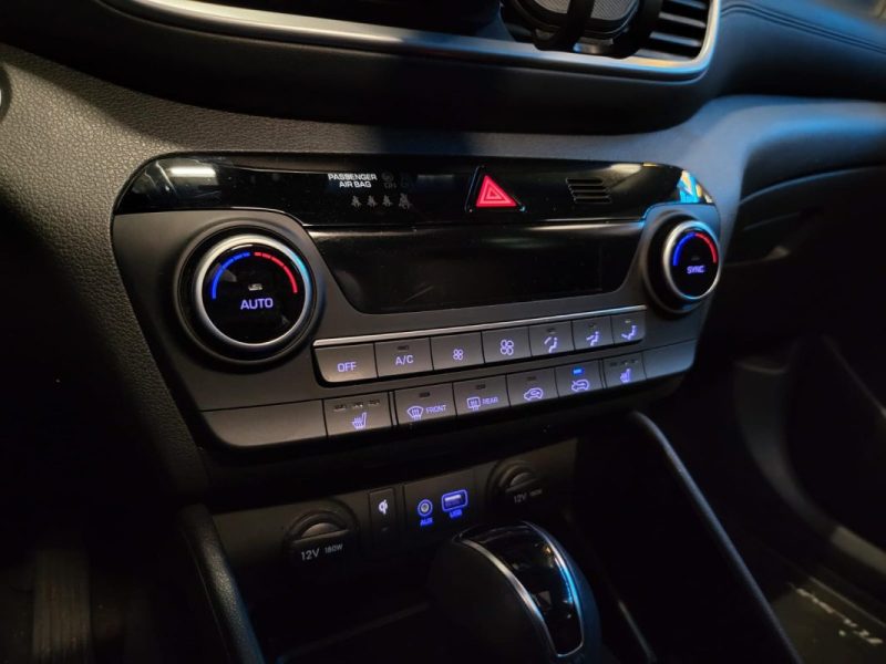 HYUNDAI TUCSON II 1.6 CRDI 136CH CREATIVE / TOIT OUVRANT / SIEGES CHAUFFANTS