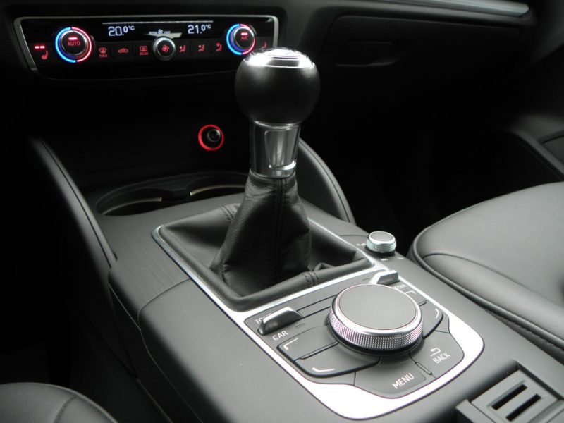 AUDI A3 SPORTABACK 1.4 TFSI 122 CH AMBIENTE / 6 CH 2013