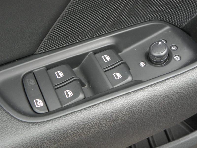 AUDI A3 SPORTABACK 1.4 TFSI 122 CH AMBIENTE / 6 CH 2013