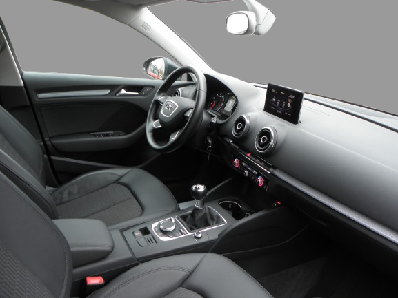 AUDI A3 SPORTABACK 1.4 TFSI 122 CH AMBIENTE / 6 CH 2013