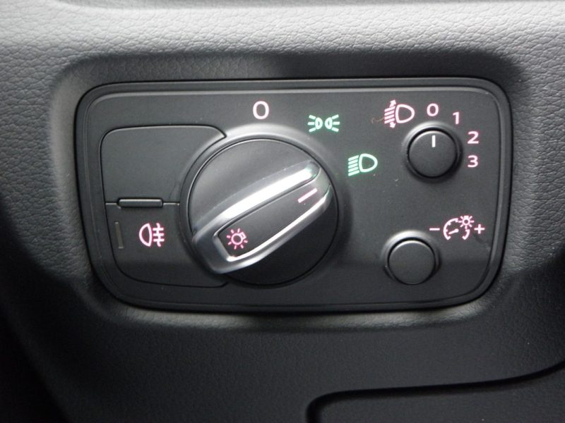 AUDI A3 SPORTABACK 1.4 TFSI 122 CH AMBIENTE / 6 CH 2013