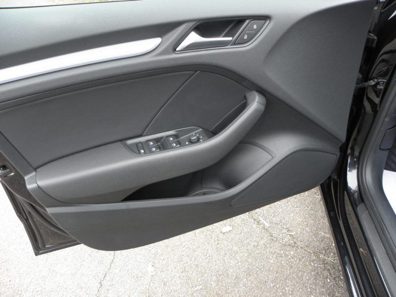 AUDI A3 SPORTABACK 1.4 TFSI 122 CH AMBIENTE / 6 CH 2013