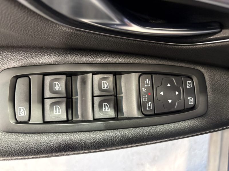 Renault Scénic 1.5 DCI 110ch - intens - Tissu cuir - Full led 