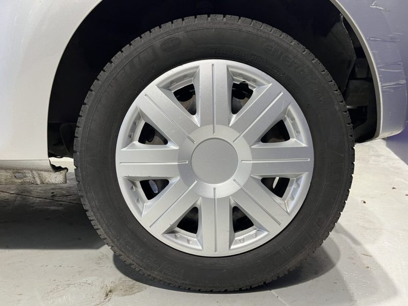 RENAULT TWINGO II 1.2 LEV 16V 75CH EXPRESSION ECO